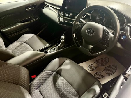 2023 Toyota C-HR HYBRID SPORT 4DR AUTO €29,500 thumbnail