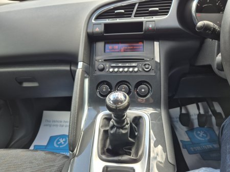 2013 Peugeot 3008 - thumbnail 22