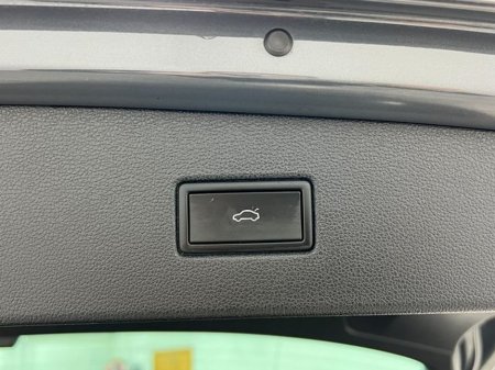 2023 Volkswagen Tiguan - thumbnail 16