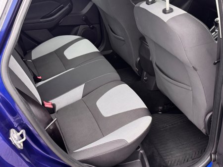 2014 Ford Focus - thumbnail 8