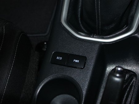 2024 Toyota Hilux 2.8 SR5 Double CAB 4DR €48,999 thumbnail