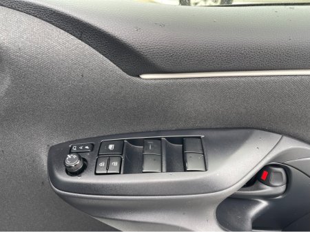 2020 Toyota Yaris - thumbnail 15