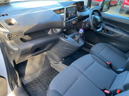 2024 Peugeot Partner  €18,618 thumbnail