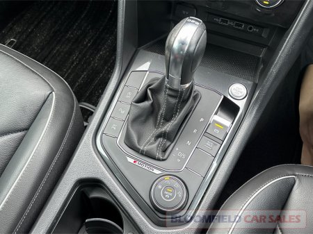 2018 Volkswagen Tiguan 4 MOTION R-LINE , DSG // IMMACULATE €29,950 thumbnail