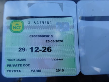 2010 Toyota Yaris - thumbnail 22