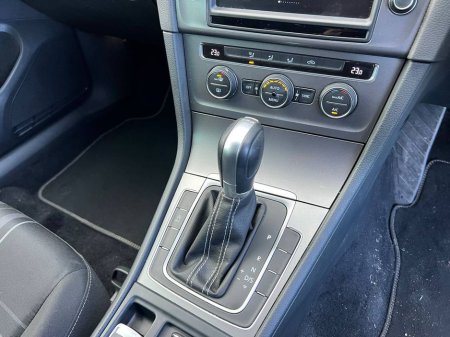 2015 Volkswagen Golf R-LINE PACK 1.2 TSI AUTO // LOUNGE EDITION // NEW 19" ALLOYS // REVERSE CAMERA // ADAPTIVE CRUISE CONTROL €13,900 thumbnail