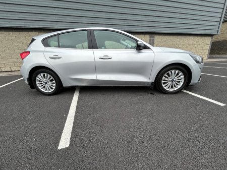 2021 Ford Focus - thumbnail 6