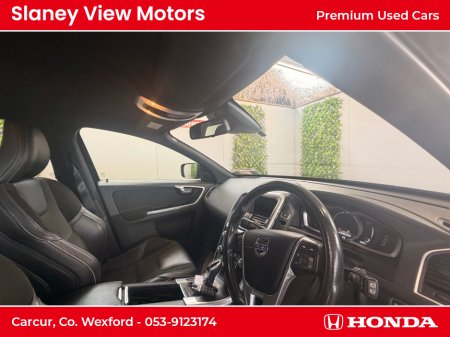 2017 Volvo XC60 - thumbnail 4