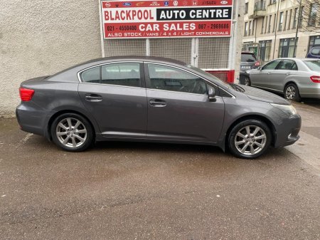 2013 Toyota Avensis - thumbnail 1