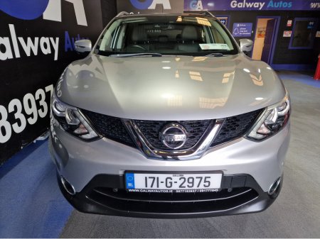 2017 Nissan Qashqai - view 3