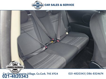 2016 Toyota Yaris - thumbnail 7