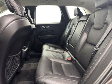 2022 Volvo XC60 - thumbnail 10