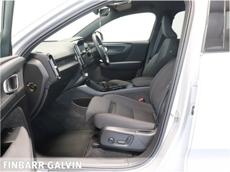 2025 Volvo XC40 - thumbnail 10