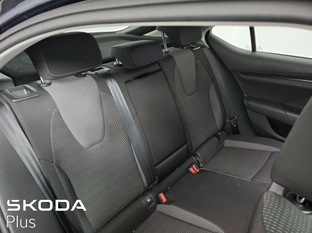 2021 Skoda Octavia - thumbnail 25