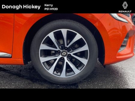 2021 Renault Clio Dynamique TCe 100 €15,900 thumbnail