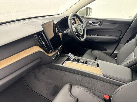 2026 Volvo XC60 - thumbnail 2