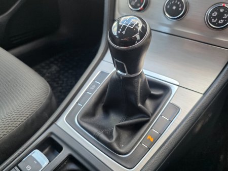 2015 Volkswagen Golf 1.6 TDI 3DR 110HP Comfortline €12,950 thumbnail