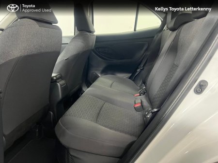 2022 Toyota Yaris Cross - thumbnail 7