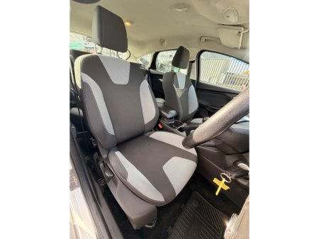 2013 Ford Focus - thumbnail 5