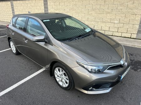 2017 Toyota Auris 1.4 D-4D AURA €11,995