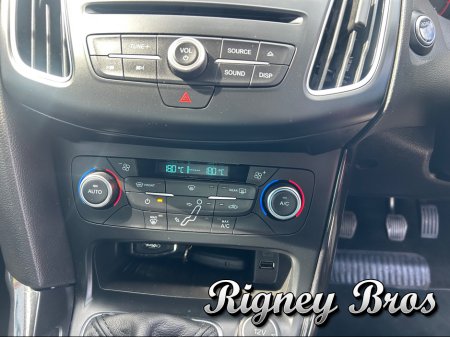 2017 Ford Focus - thumbnail 14