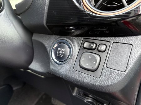 2018 Toyota Vitz  €11,900 thumbnail