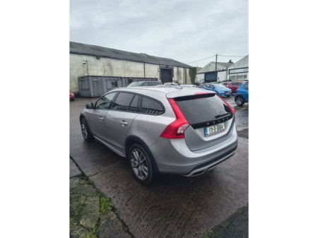 2017 Volvo V60 D3 SE LUXURY G'TRONIC 5DR AUTO CROSS COUNTRY €17,950 thumbnail
