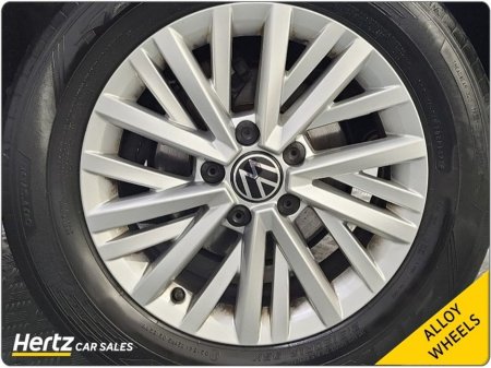 2023 Volkswagen T-Roc LIFE TSI 1.0 Petrol Manual €25,795 thumbnail