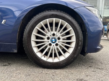 2017 BMW 3 Series - thumbnail 5