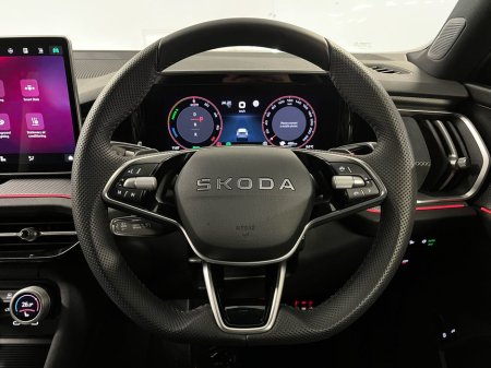 2025 Skoda Kodiaq Sportline IV 1.5TSi PHEV 204BHP - Reversing Camera - Climate Control - Sat Nav - Heated Seats - Keyless Start - Apple CarPlay/Android Auto €53,950 thumbnail