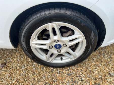 2014 Ford Fiesta - thumbnail 15