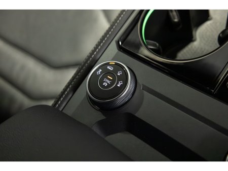 2025 Volkswagen Touareg - thumbnail 16