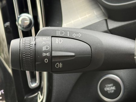 2023 Volvo XC40 - thumbnail 21