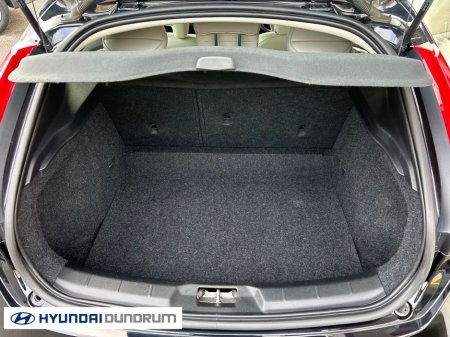 2018 Volvo V40 D2 MOM ED 5DR €16,450 thumbnail