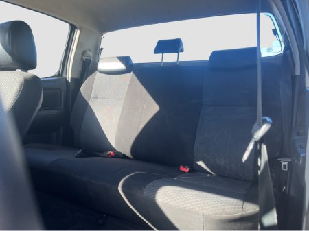 2016 Toyota Hilux - thumbnail 17