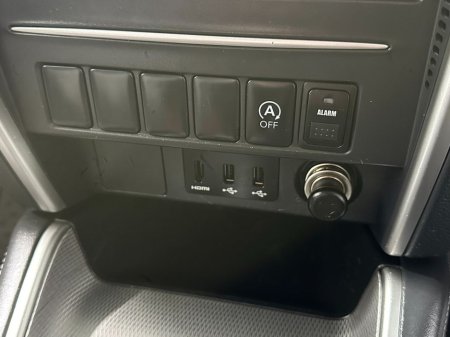 2020 Mitsubishi L200 2.3 Warrior Automatic €24,500 thumbnail