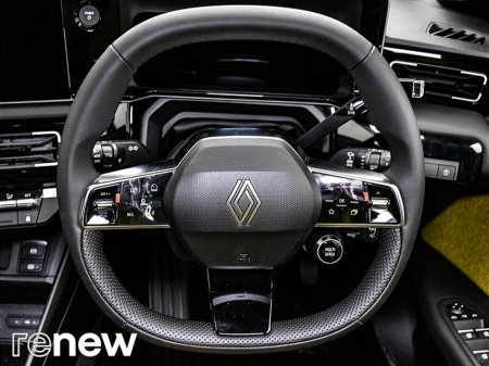 2025 Renault 5 EV40 150hp Iconic €31,900 thumbnail