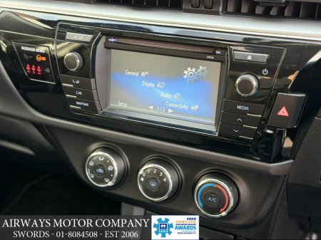 2016 Toyota Corolla - thumbnail 5