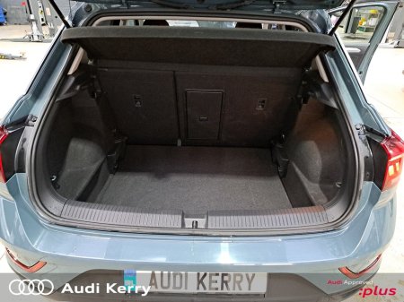 2023 Volkswagen T-Roc 2.0TDI 116HP LIFE €31,950 thumbnail