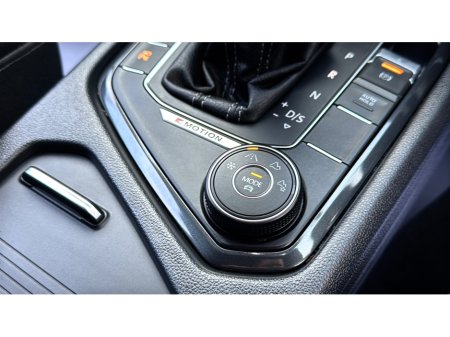 2018 Volkswagen Tiguan - thumbnail 27