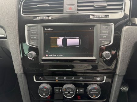 2016 Volkswagen Golf - thumbnail 16