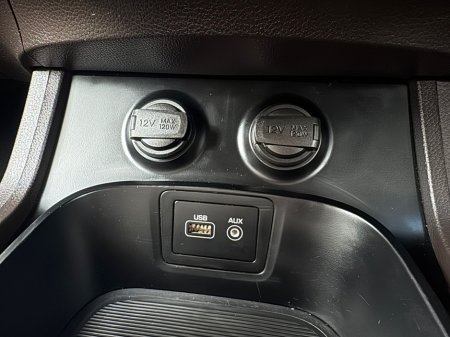 2016 Hyundai Santa Fe - thumbnail 29