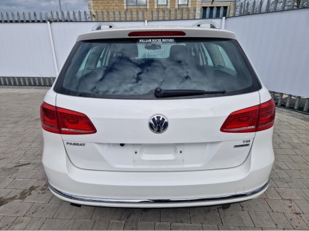 2011 Volkswagen Passat - thumbnail 9