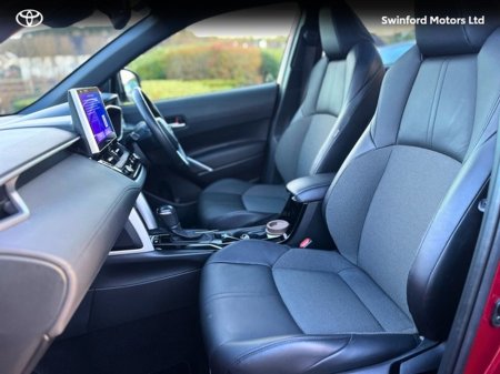 2024 Toyota Corolla Cross COROLLA CROSS SOL 1.8 €37,950 thumbnail