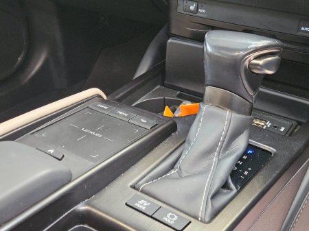 2019 Lexus ES 300 H - thumbnail 13