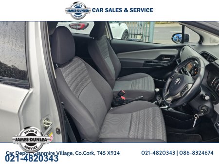 2016 Toyota Yaris - thumbnail 9