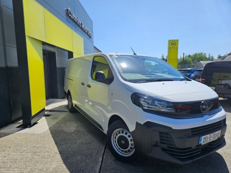 2025 Opel Vivaro  €25,950