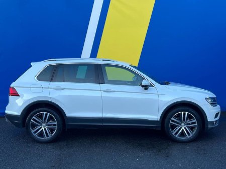 2018 Volkswagen Tiguan HIGHLINE 2.0 TDI 4MOTION // LEATHER HEATED SEATS // DIGITAL CLUSTER //360 SURROUND PARKING CAMERAS €26,900