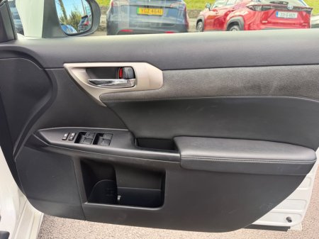 2014 Lexus CT 200 h - thumbnail 13