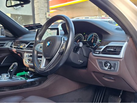 2017 BMW 7 Series - thumbnail 18